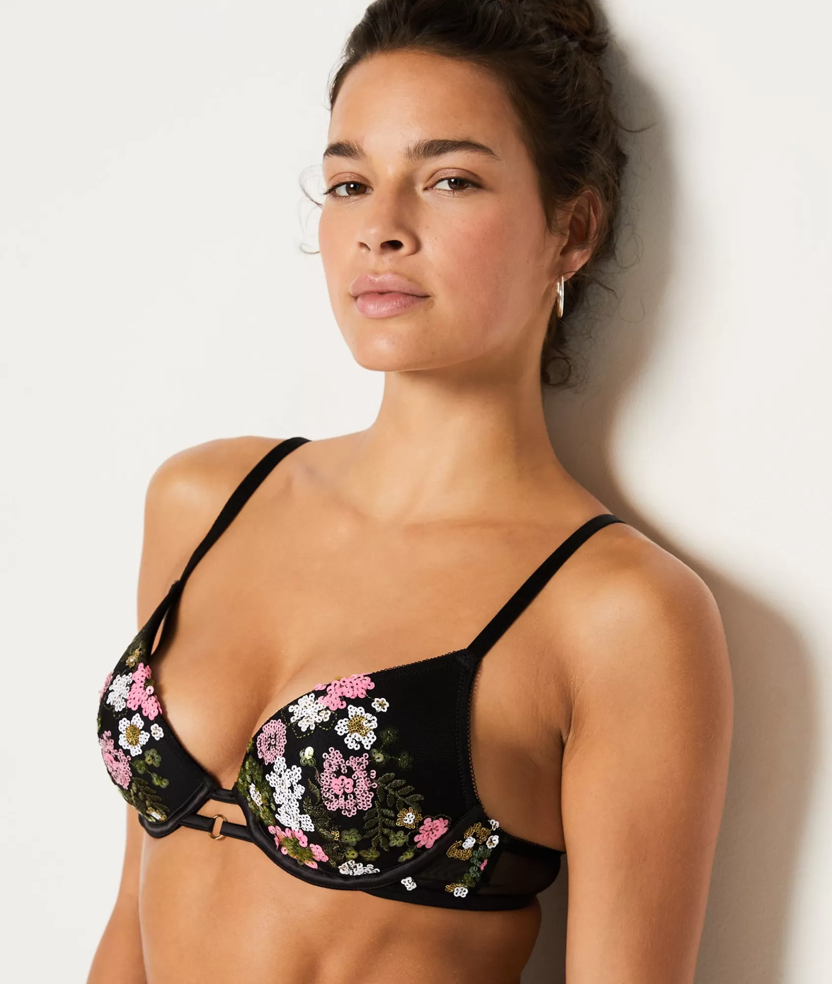 Etam Push-up Bras>Bra N.2 - The Embroidered Plunge Push-up Bra