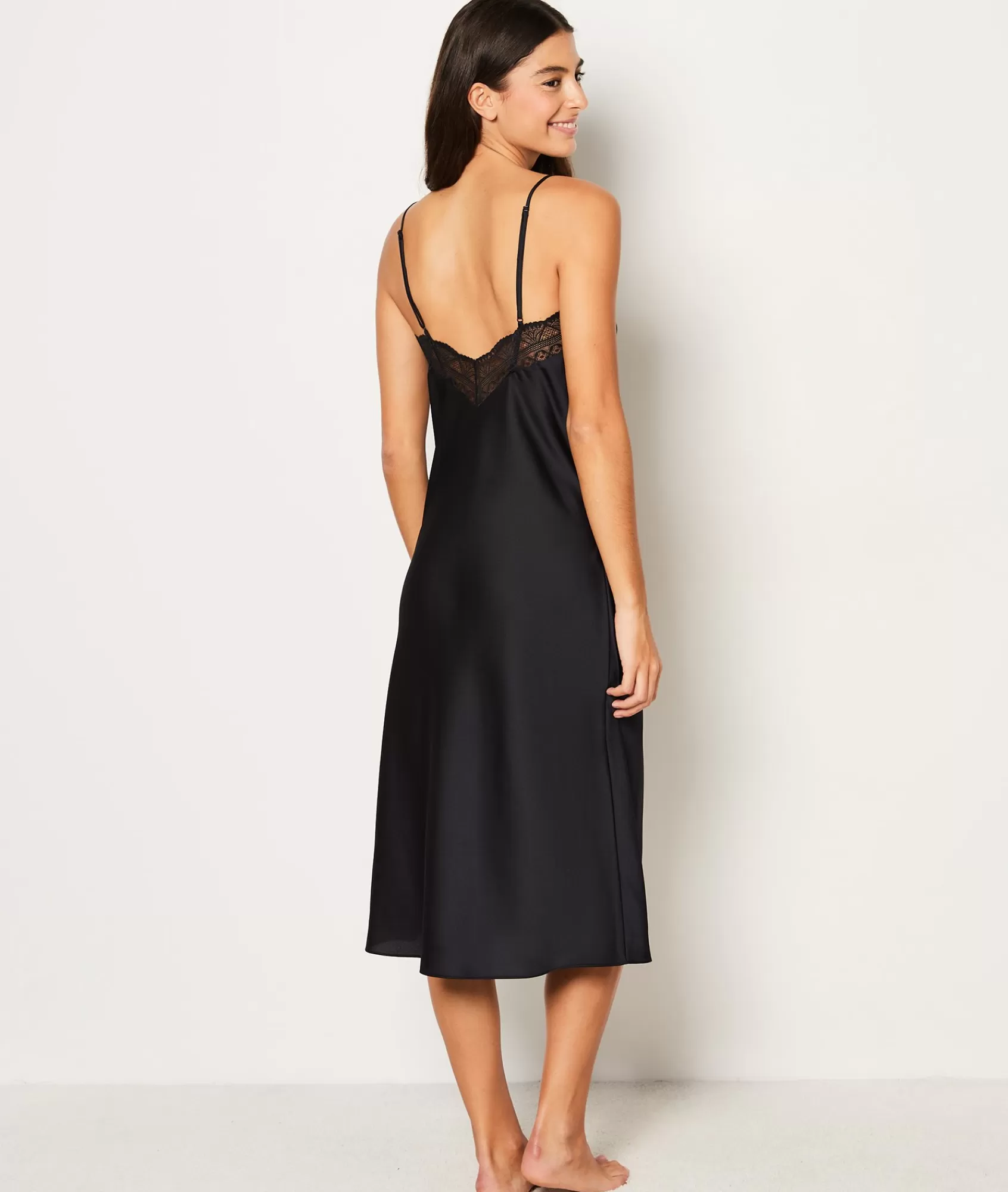 Etam Nightgowns>Nuisette longue satinée décolleté dentelle