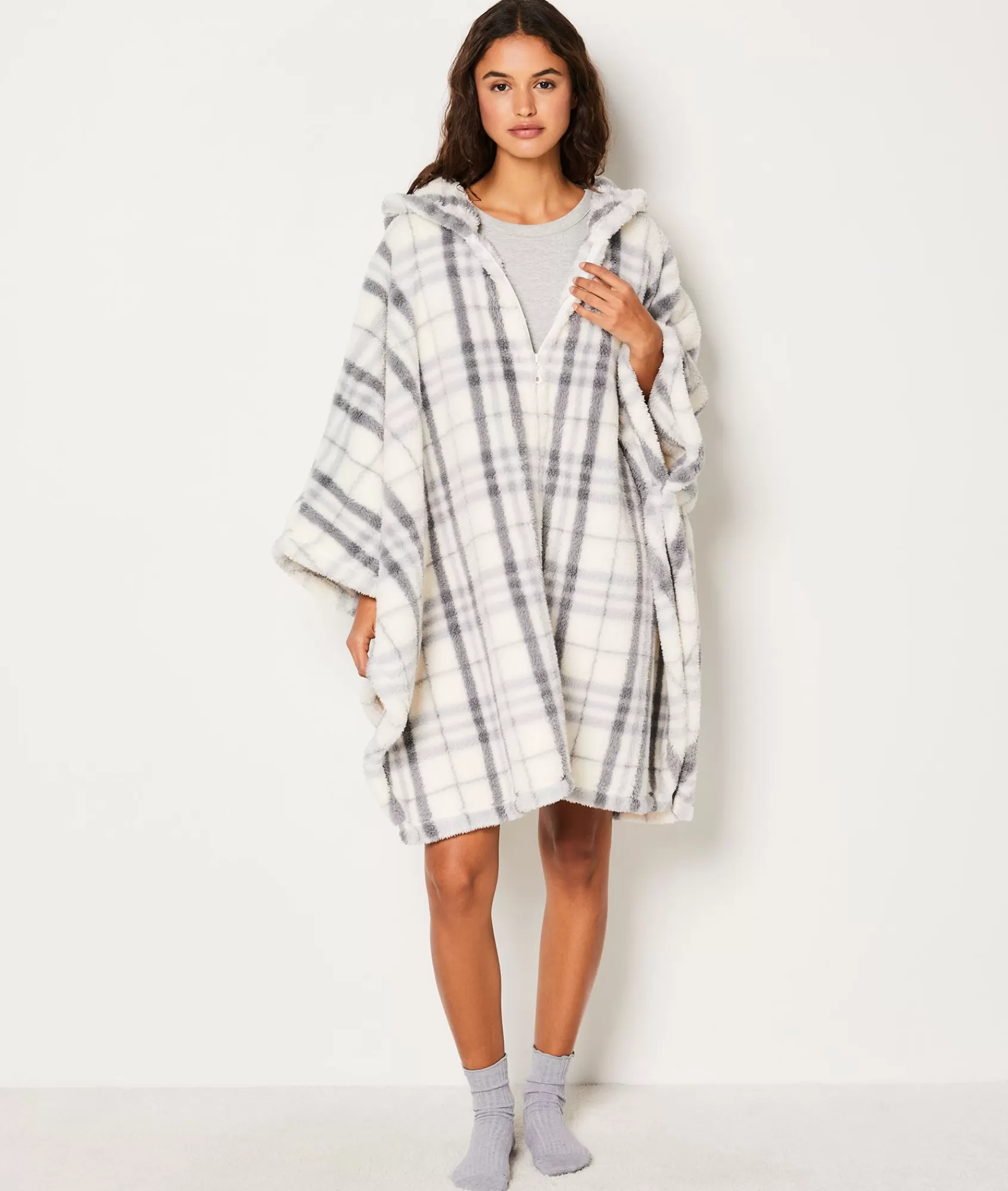 Etam Pyjama Ponchos, Sweatshirts & Jackets>Poncho polaire à carreaux
