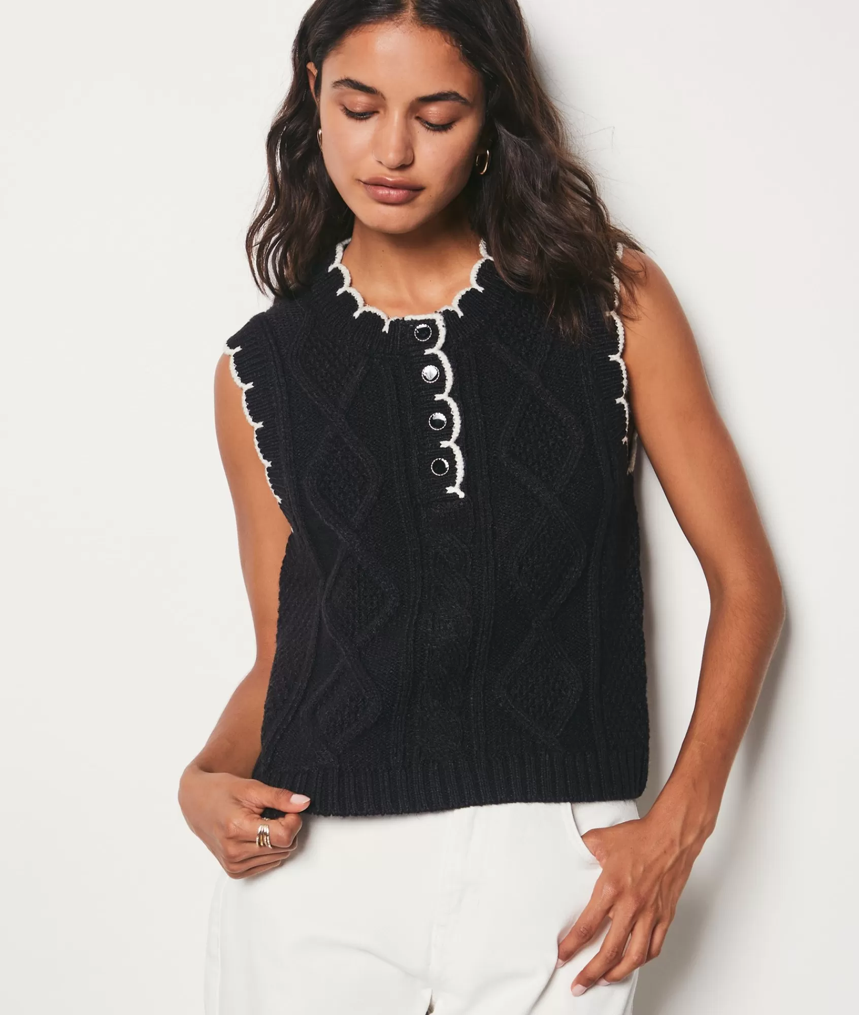 Etam Sleeveless | Crewnecks>Sleeveless Buttoned Sweater
