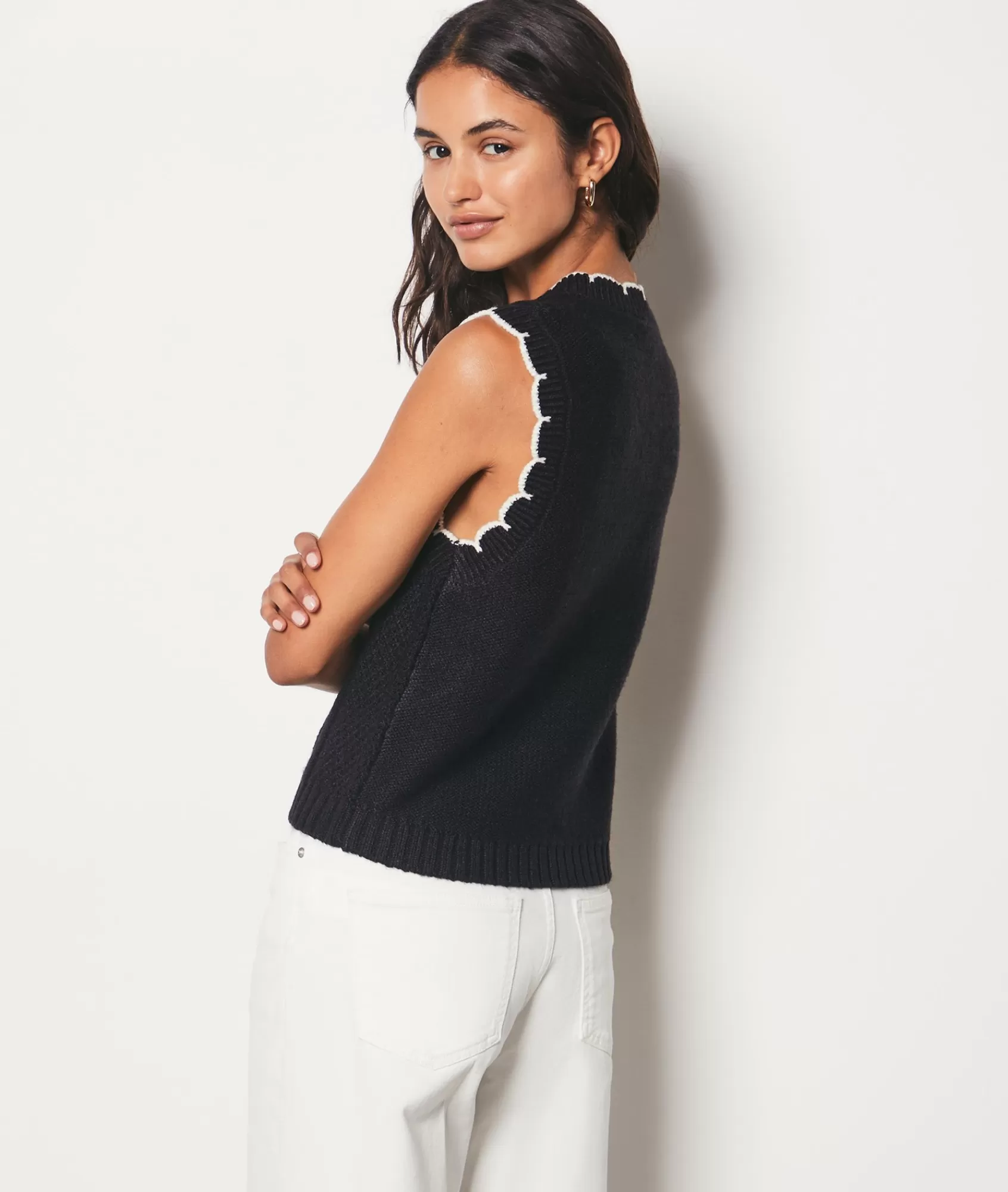 Etam Sleeveless | Crewnecks>Sleeveless Buttoned Sweater